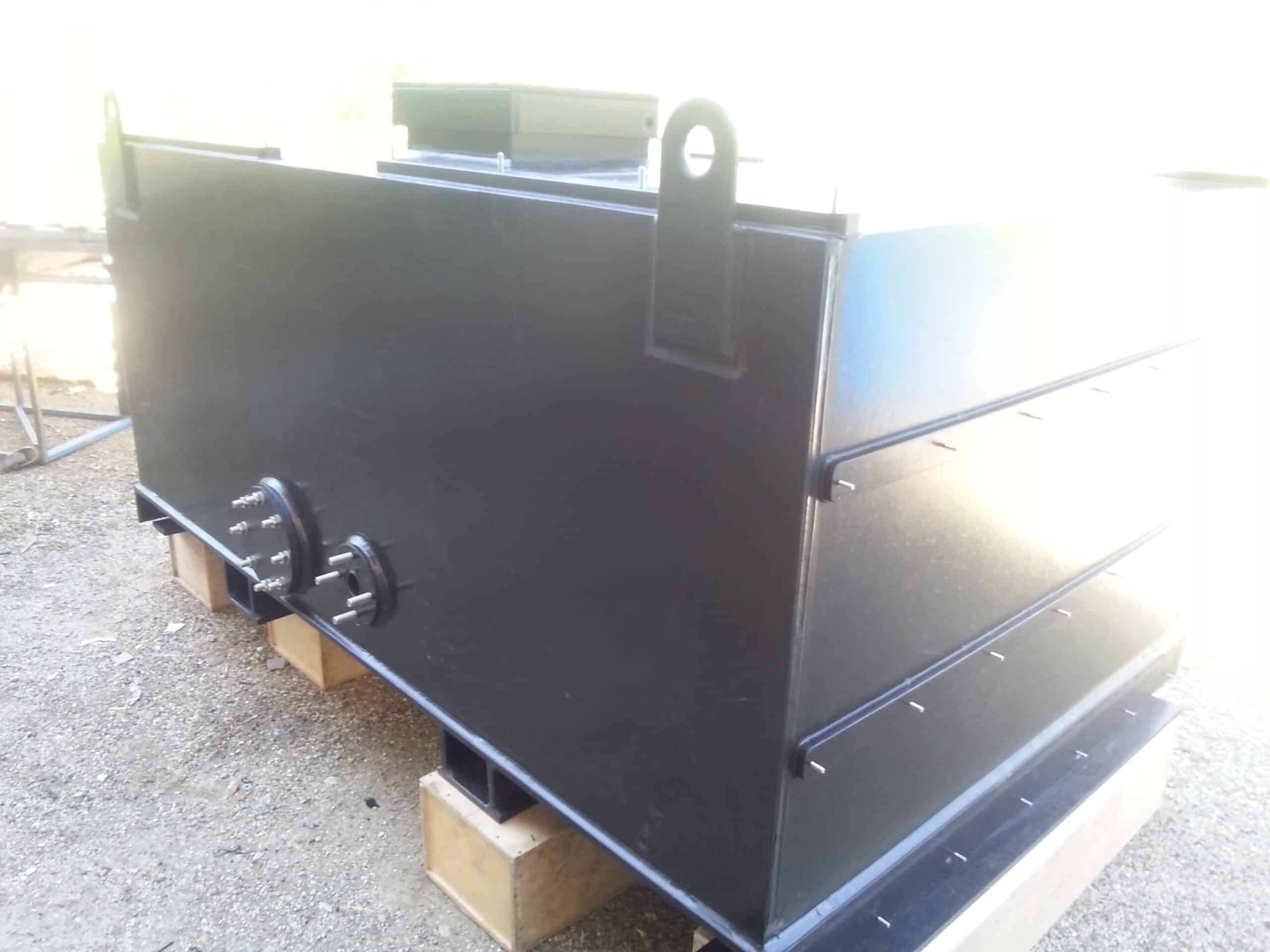 2000 litre polypropylene water tank fabricated by P&M Plastics for rural water storage