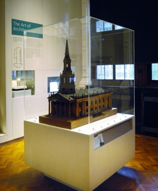 Plexiglas Gallery Grade Display